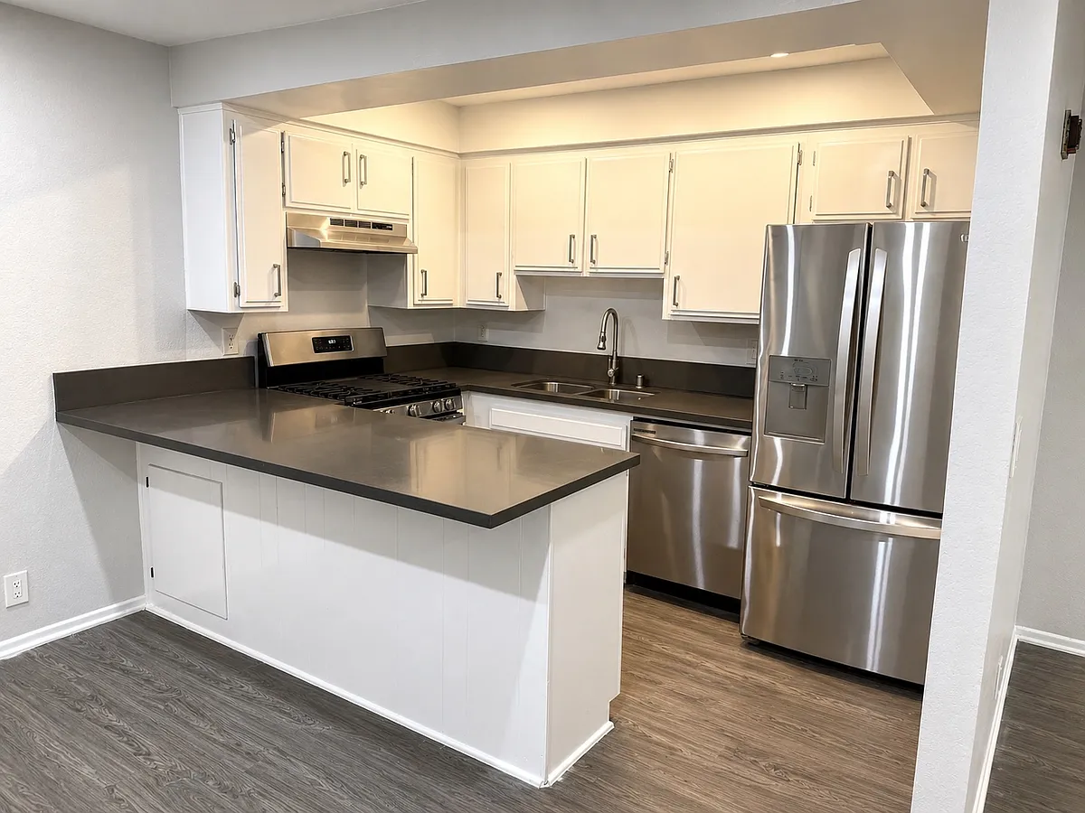 Building Photo - 349 Virginia St #5