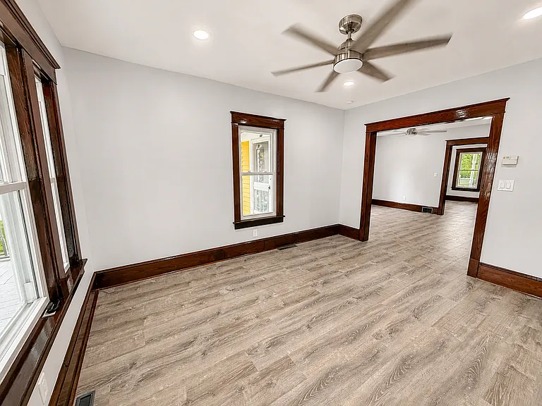 832 Thomas St #834 — Photo 6