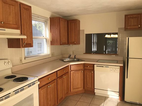 2nd image of 299 River St #299
