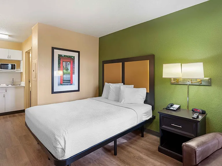 Studio Suite - 1 Queen Bed