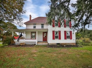 4114 Mapleton Rd, Lockport, NY 14094