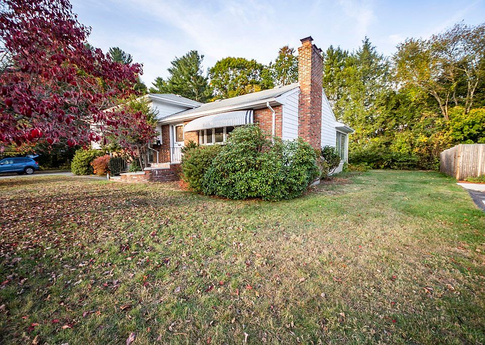 2nd image of 83 Rosemary Rd