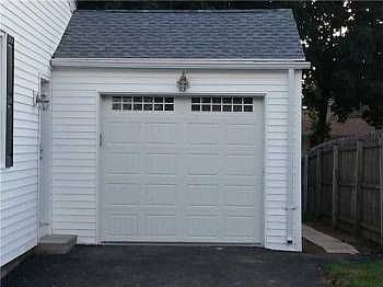 4th image of 23 Hillview Dr
