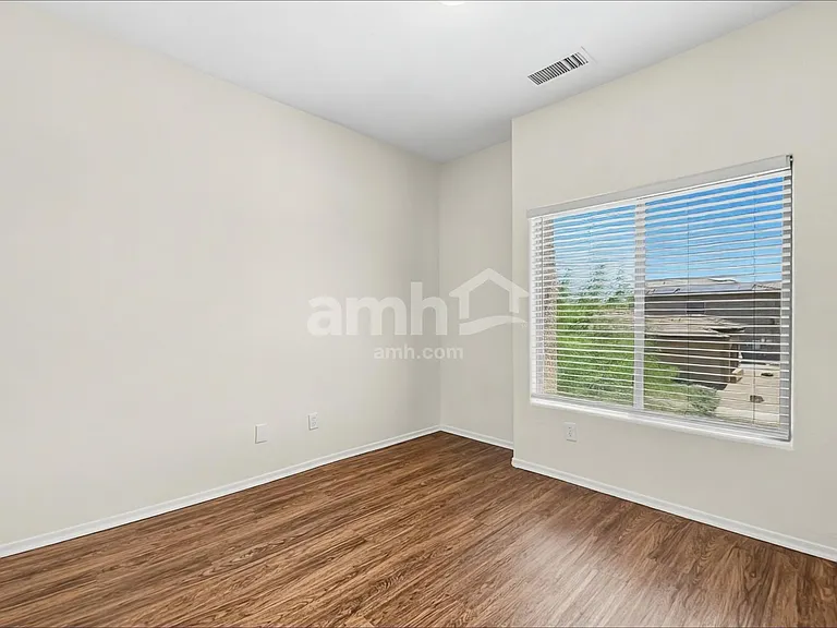 5308 S 53rd Ln — Photo 16