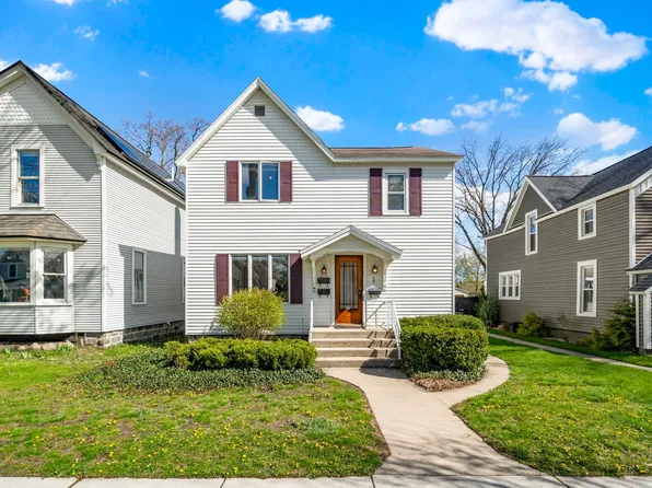 214 W 10th St, Traverse City, MI 49684