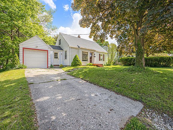 2nd image of 537 Wolverine Dr NE