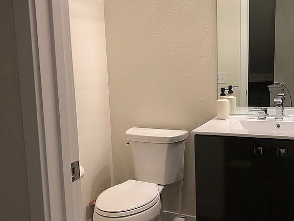 5th image of 3060 N Wilson Ct Unit 9