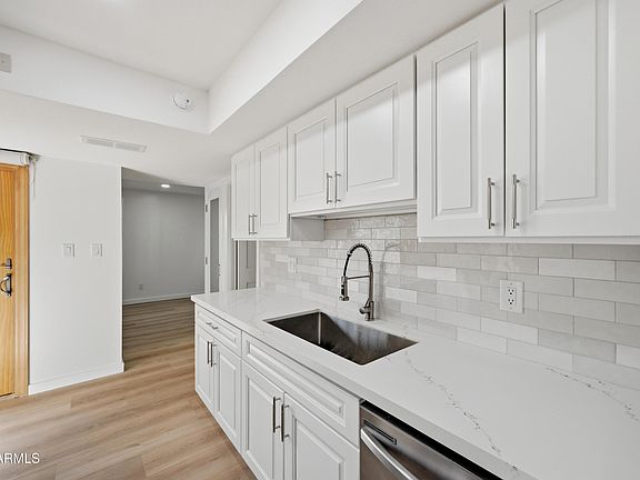 5th image of 8203 E VISTA Drive
