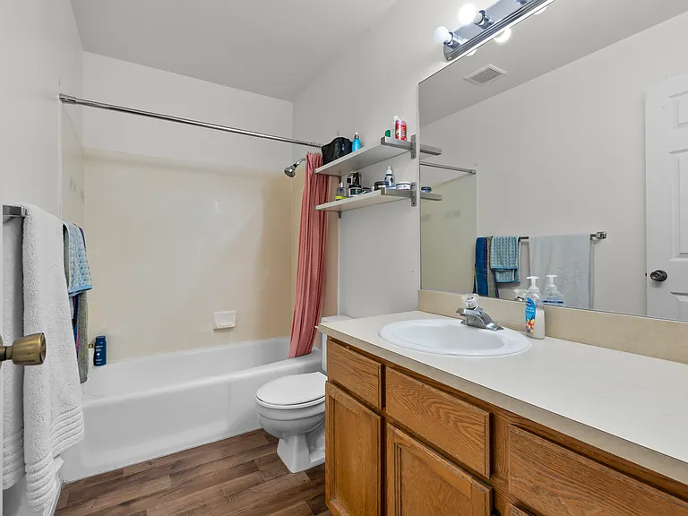 284 E 600 N #10 — Photo 9