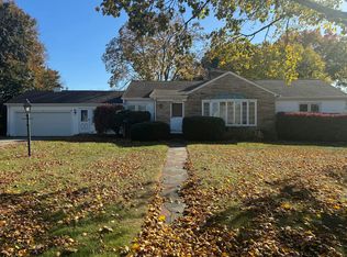 54 Poppy Dr, Cranston, RI 02920