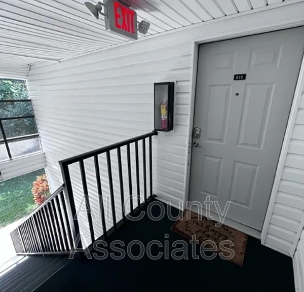 3277 Fox Chase Cir N #211 — Photo 3