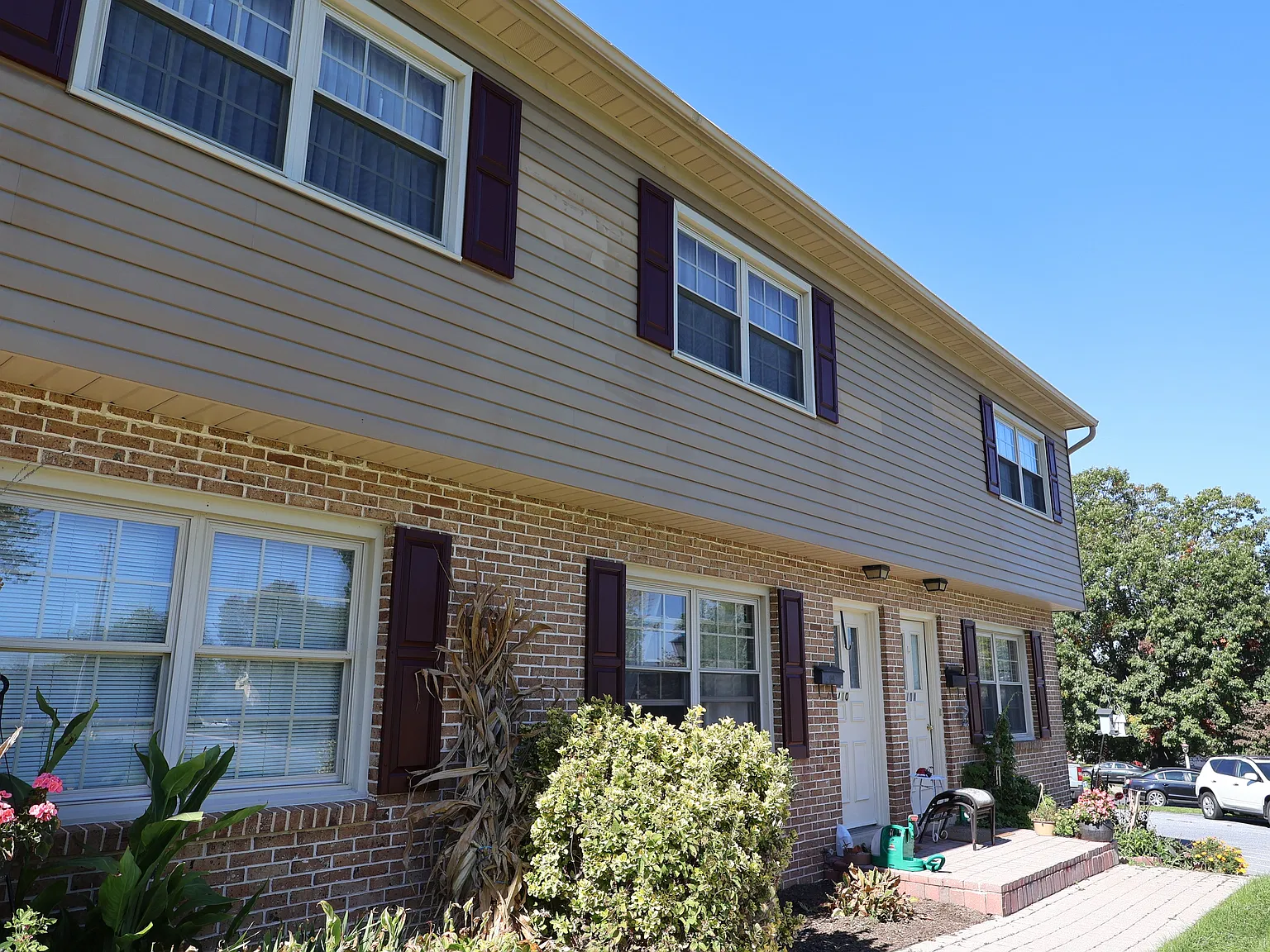 2-10 Meadow View Drive - 10 — Photo 1