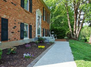 91 Ridgeview Cir, Roanoke, VA 24019