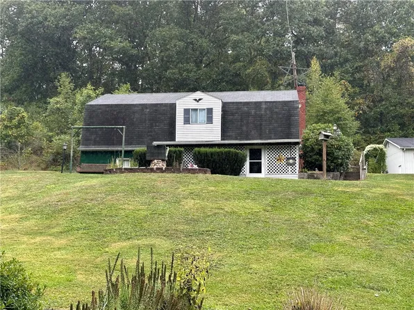 138 Deemer Ln, Ford City, PA 16226