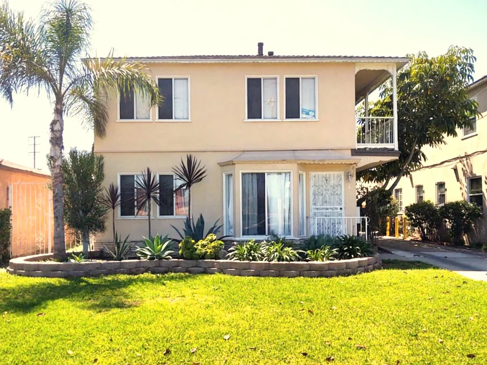 2574 Southern Ave #B