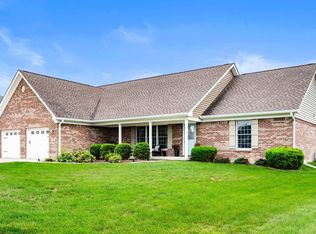 909 N Fox Berry Dr, Yorktown, IN 47396