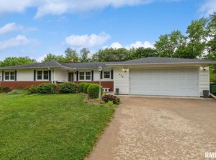 316 N 10th St, Clinton, IA 52732