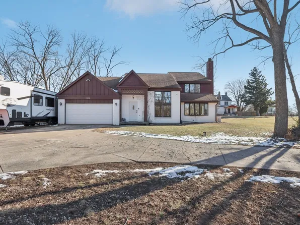 1209 N Schoenbeck Rd, Prospect Heights, IL 60070