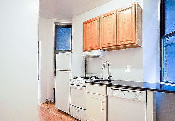 5th image of 342 E 13th St APT 5