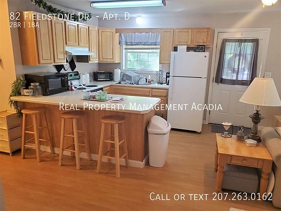 3rd image of 82 Fieldstone Dr APT D