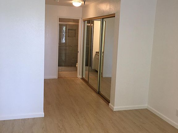 4th image of 2211 Latham St Floor 3