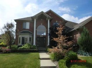 18820 Newbridge Dr, Macomb, MI 48044