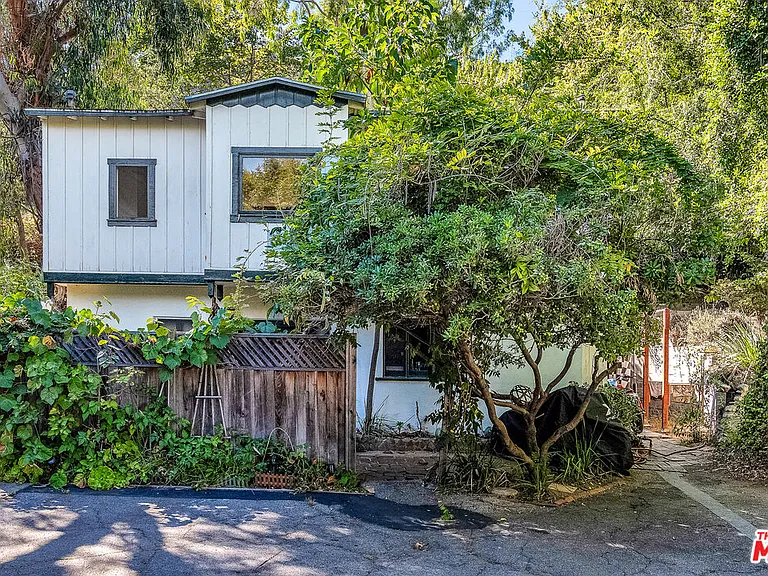 2119 Kress St — Photo 1