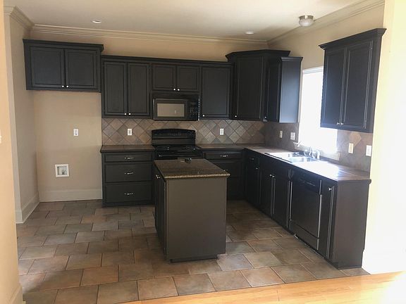 4th image of 4000 Water Oak Dr