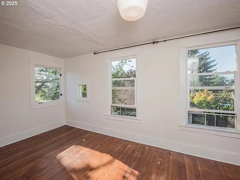 1236 N Emerson St #B — Photo 3