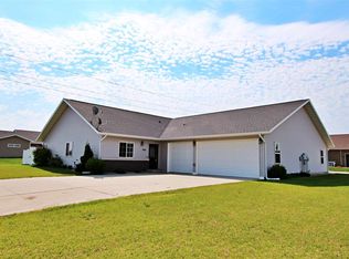 3401 Spruce Ln, Minot, ND 58701