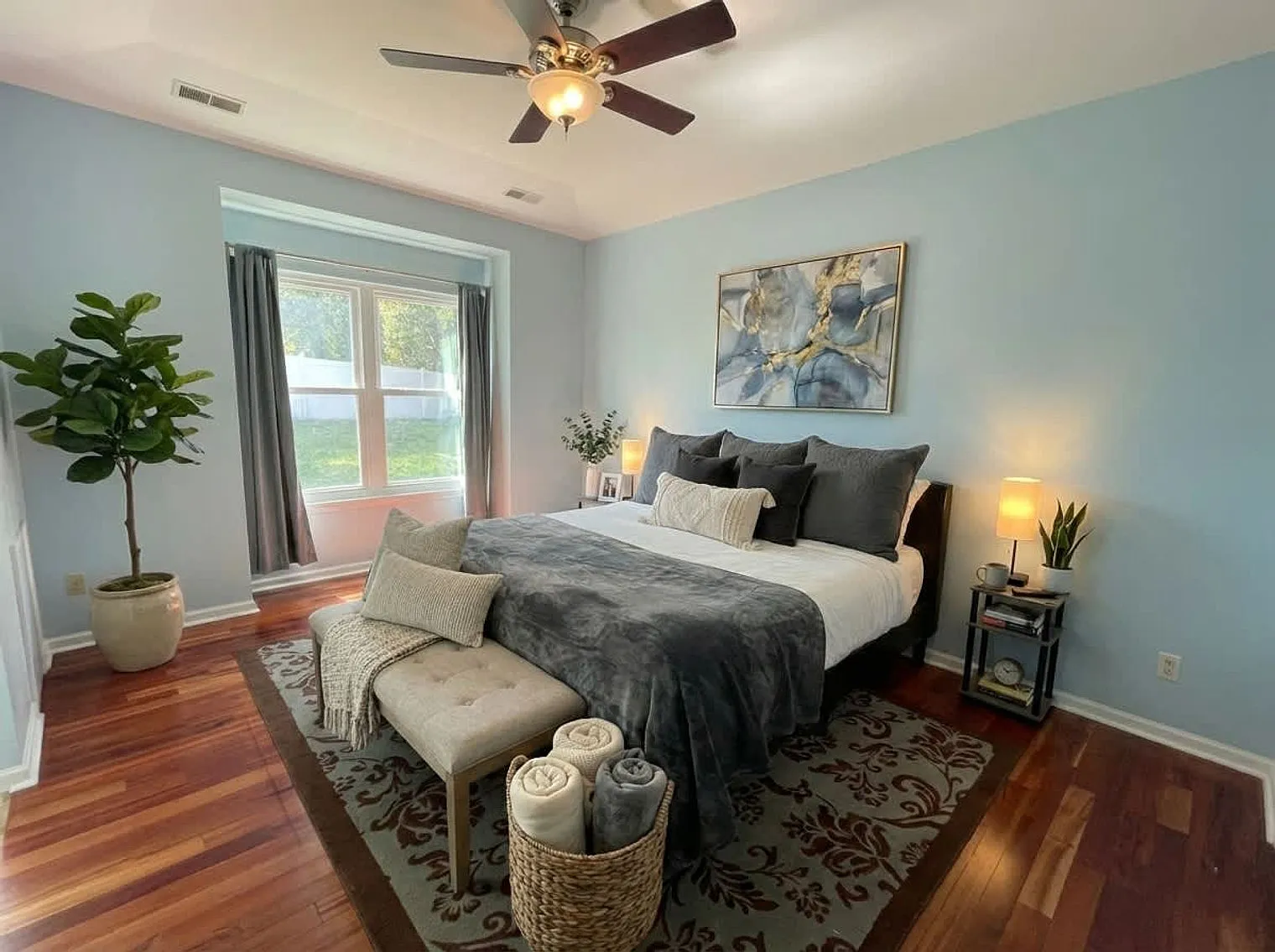 3 bed, 2.0 bath, 1646 sqft, $5,058 — Photo 3