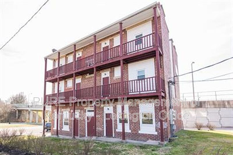 1st image of 117 S Bank St #6