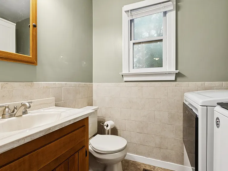 1728 Martin Rd — Photo 10