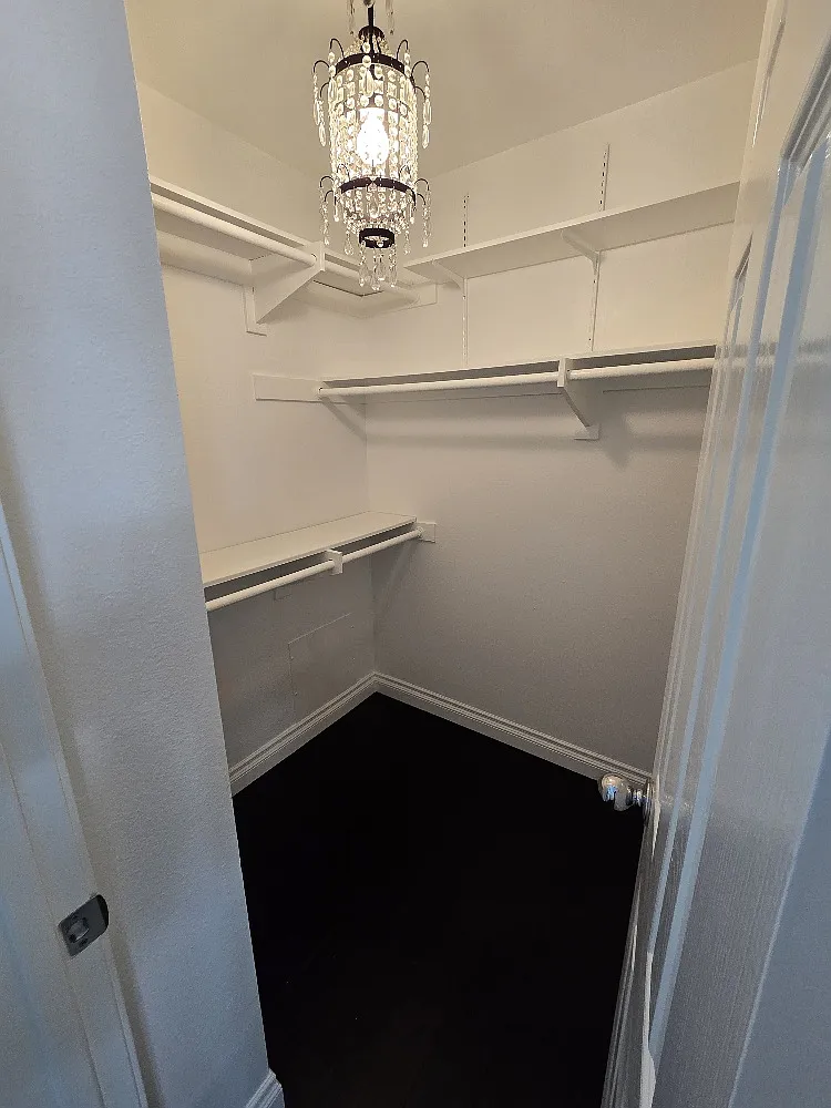 2 bed, 1000 sqft, $2,900 — Photo 2