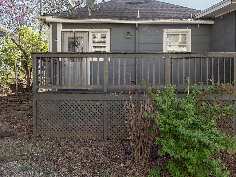 349 N Rollston Ave — Photo 29
