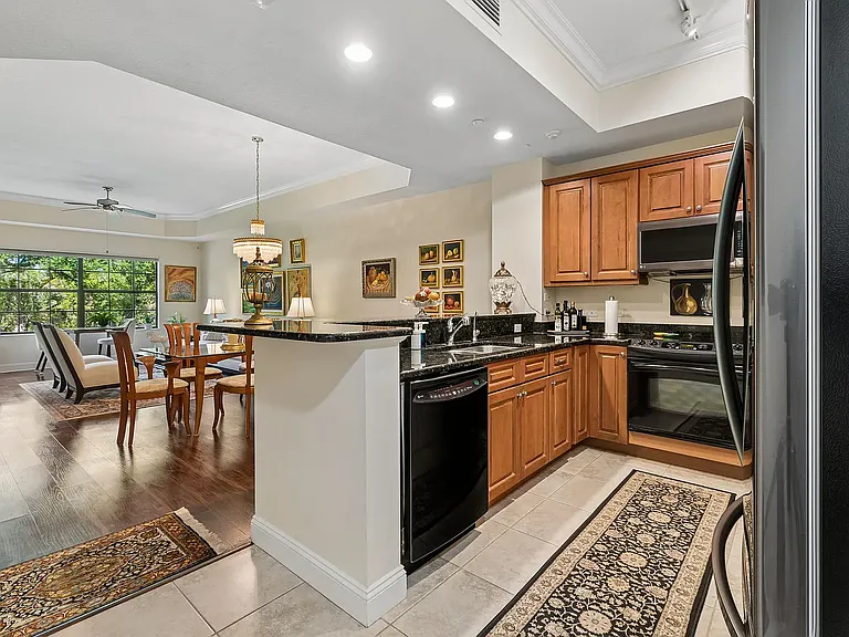 7702 Lake Vista Ct #202 — Photo 8