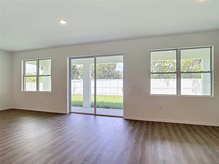 1081 McCrory St — Photo 21