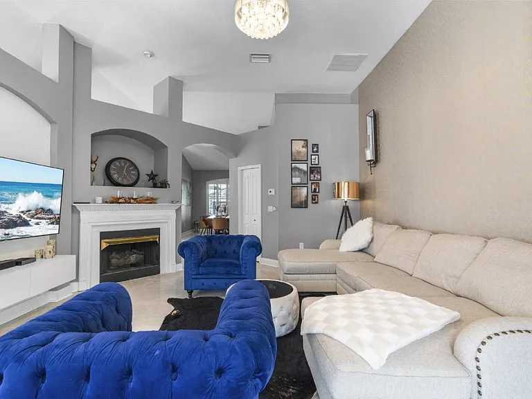 10602 Rochester Way — Photo 8