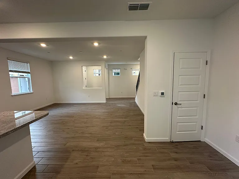 1667 Pena Ln — Photo 16