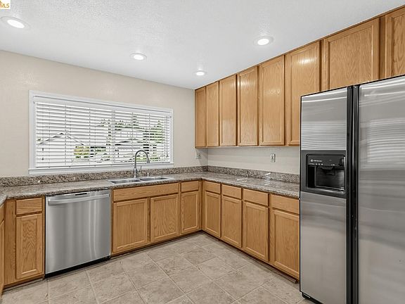 4th image of 6588 Jade Ct
