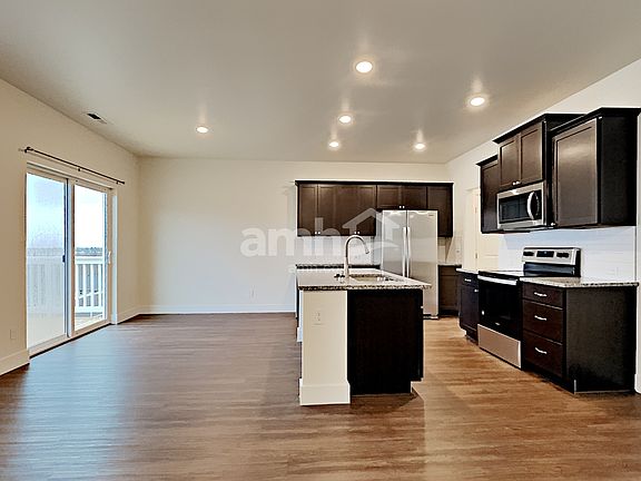 5th image of 6902 35th Pl NE