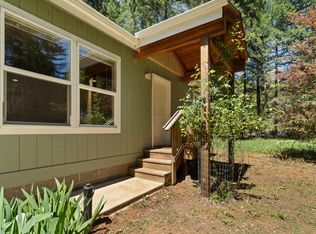 543 Pinewood Way, Cave Junction, OR 97523