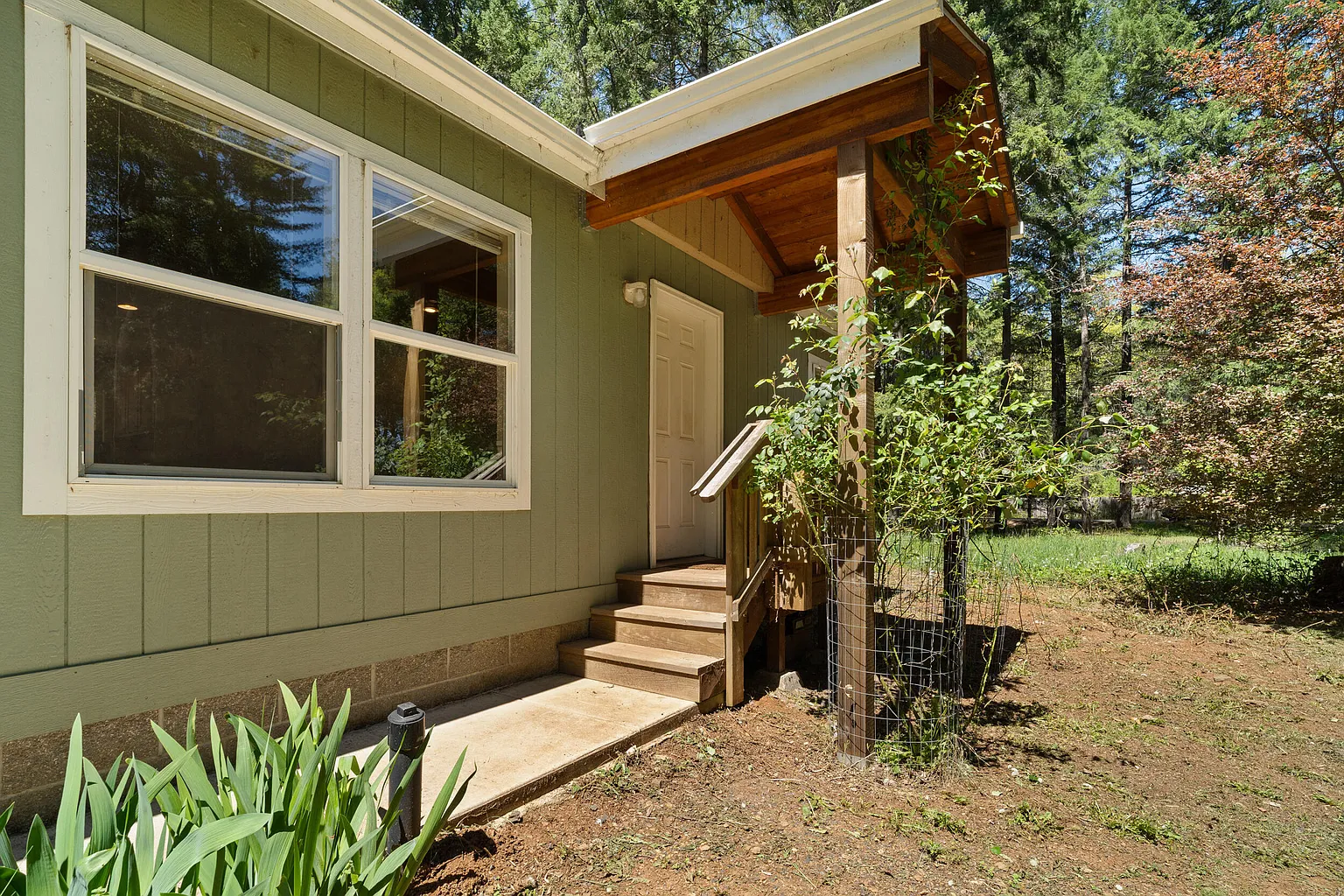 543 Pinewood Way photo 1