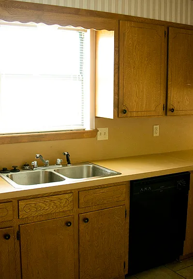 111A Willow Ln — Photo 4