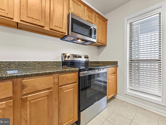 4th image of 3175 Summit Square Dr #5-E12