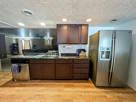 4th image of 216 Devonshire Dr