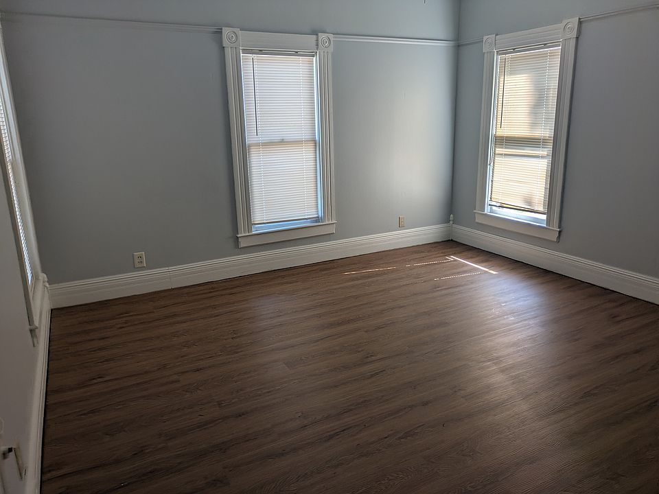 1st image of 1913 S Elm St APT 1