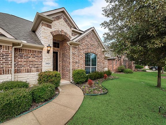 3rd image of 2421 Lakebend Dr