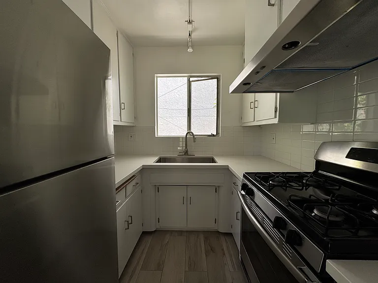 4418 Vantage Ave #3 — Photo 21