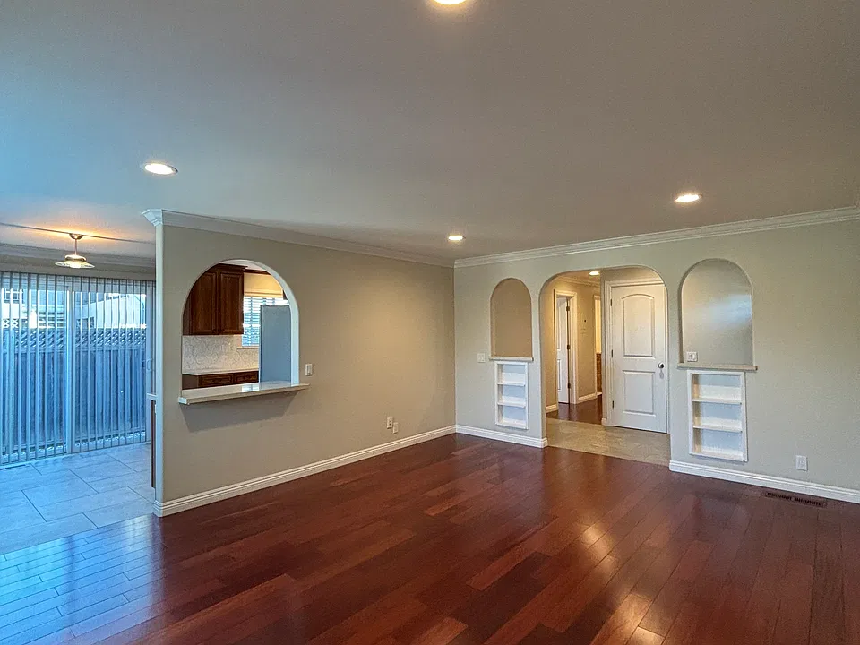 1026 Valerian Way #1